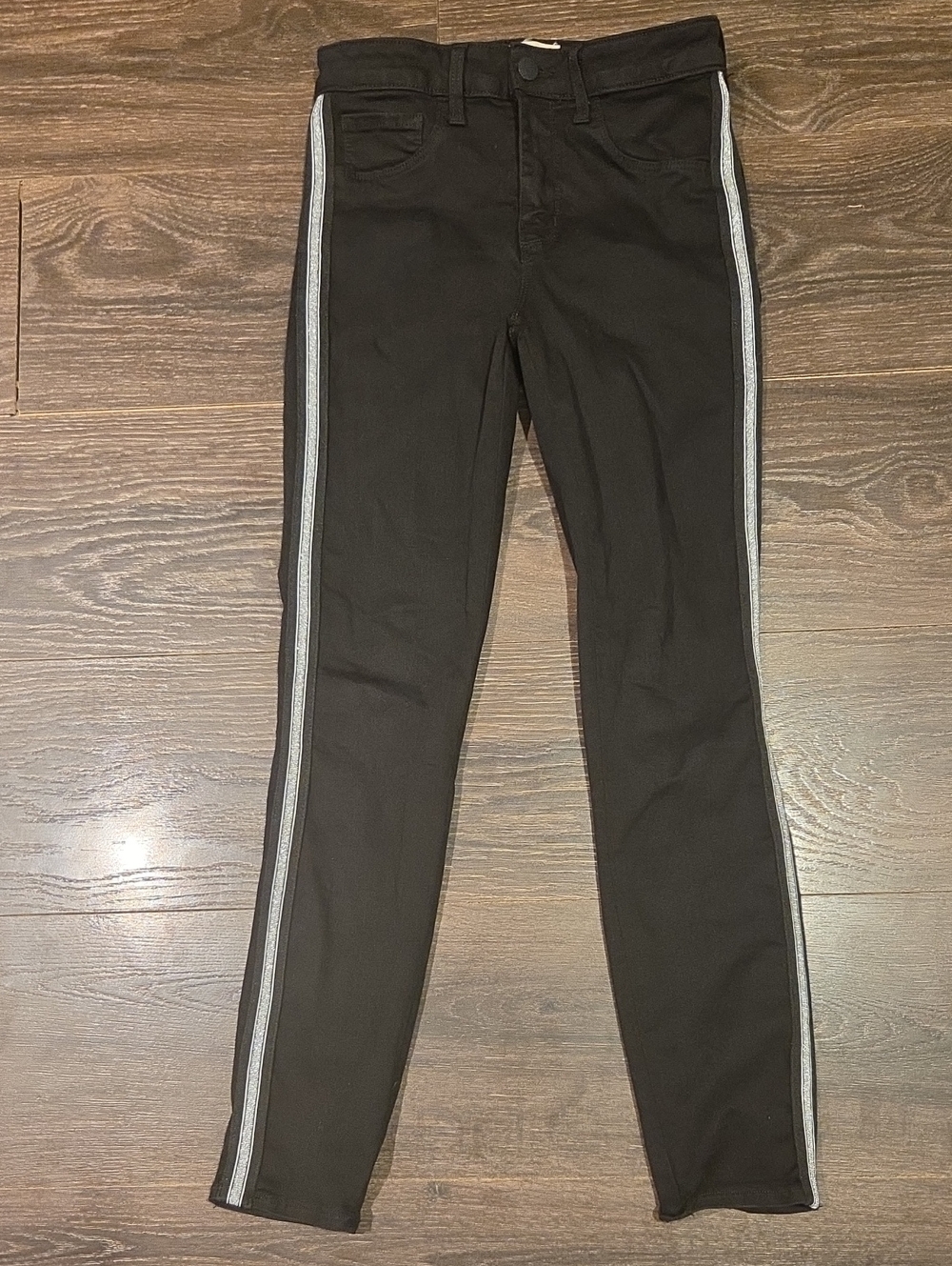 ❤️ L'AGENCE MARGOT HIGH RISE SKINNY JEANS IN NOIR WITH SILVER SIDE STRIPE, 0 (25
